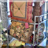 D24. Decorative pillows.